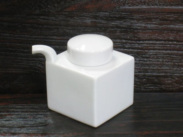 画像1: 有田焼　白山陶器　ＣＯＮＤＩＭＥＮＴ「コンディメント」　しょうゆさし（白磁）