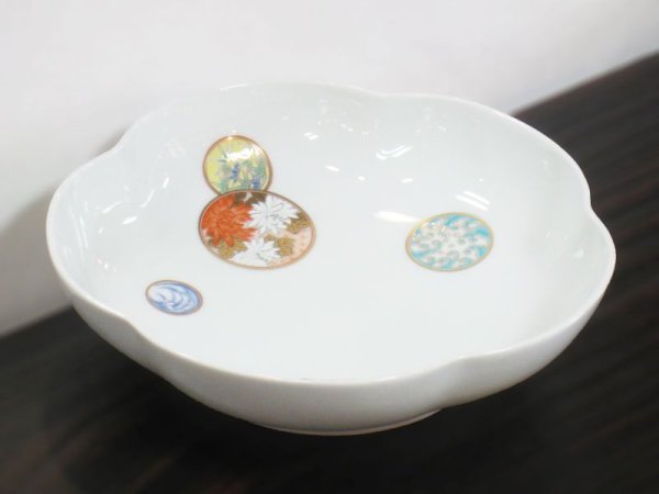 画像2: 深川製磁　寿赤絵　梅型６号鉢