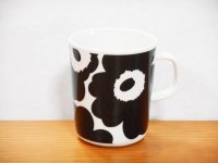 マリメッコ Mａｒｉｍｅｋｋｏ　ウニッコ　マグ　ホワイト×ブラック