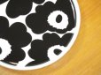 画像2: マリメッコ Mａｒｉｍｅｋｋｏ　ウニッコ　プレート２０cm　ホワイト×ブラック (2)