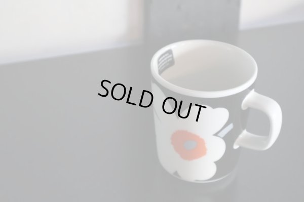 画像4: マリメッコ Mａｒｉｍｅｋｋｏ　ウニッコ６０ｔｈ　マグ　ブラック/オレンジ