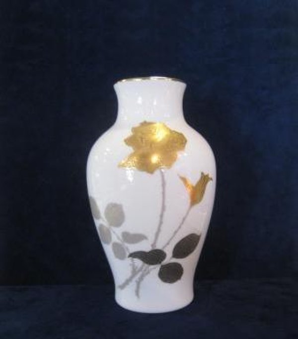 画像1: 大倉陶園　１９ｃｍ金蝕バラ　花瓶