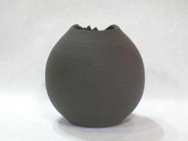 画像2: 信楽焼　へちもん　青釉金彩丸花瓶
