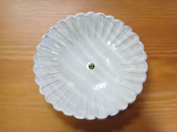 画像4: 信楽焼　へちもん　亜麻白　輪花鉢（L)